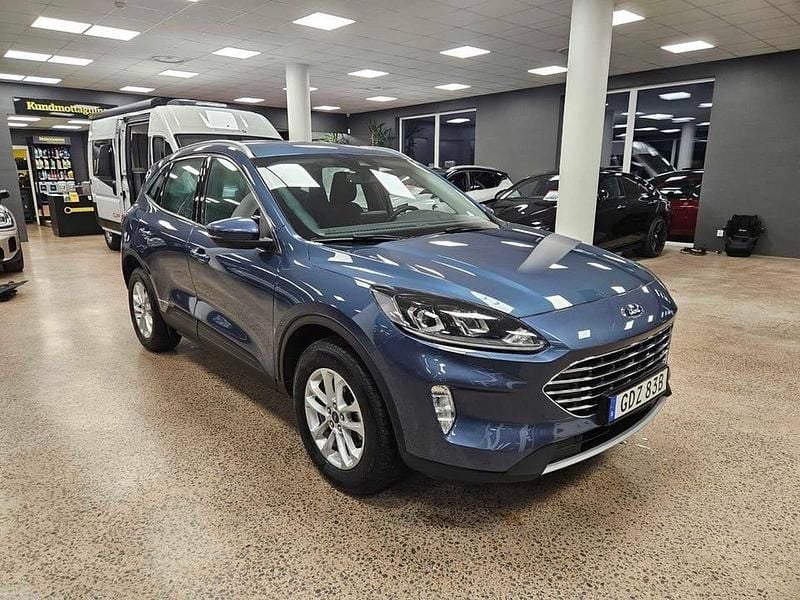 Blå Begagnad 2022 Ford Kuga Titanium SUV | 229 900 kr (Superpris) - Bild 1/4
