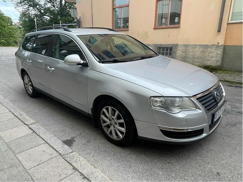 Silver Begagnad 2006 VW Passat Kombi | 29 900 kr (Marknadspris) - Bild 1/4