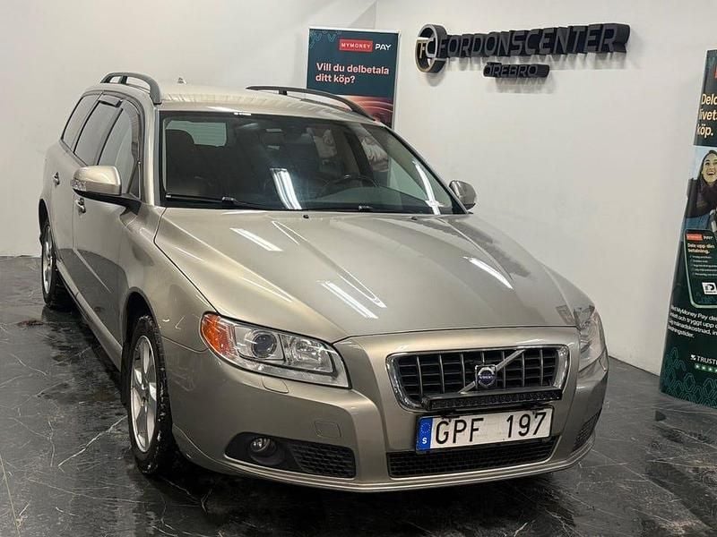 Ljusbrun Begagnad 2007 Volvo V70 Momentum Kombi | 59 900 kr (Bra pris) - Bild 1/4