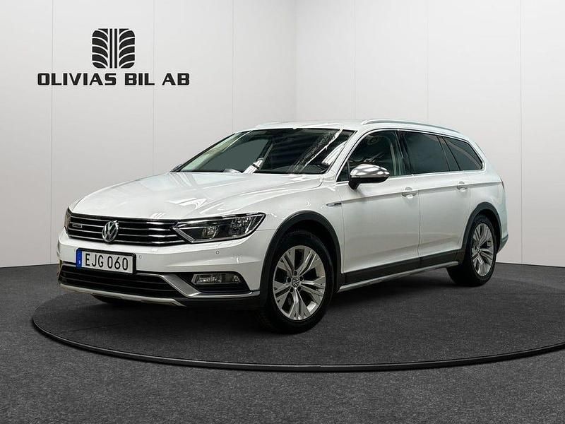 Vit Begagnad 2018 VW Passat Alltrack Kombi | 169 400 kr (Marknadspris) - Bild 1/4
