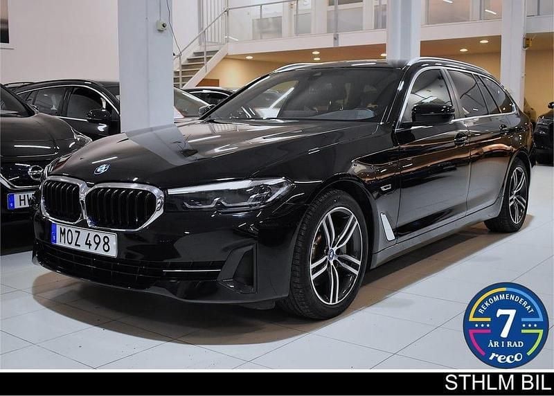 Svart Begagnad 2023 BMW 530 Kombi | 369 000 kr (Marknadspris) - Bild 1/4