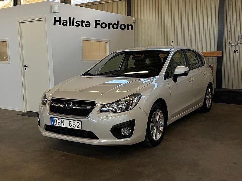 Vit Begagnad 2013 Subaru Impreza Halvkombi | 89 900 kr (Bra pris) - Bild 1/4