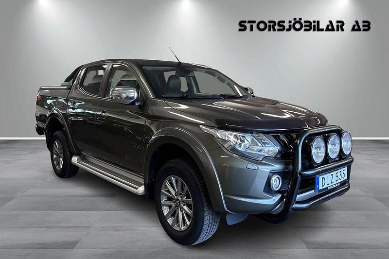 Grön Begagnad 2017 Mitsubishi L200 Pickup | 249 000 kr (Marknadspris) - Bild 1/4