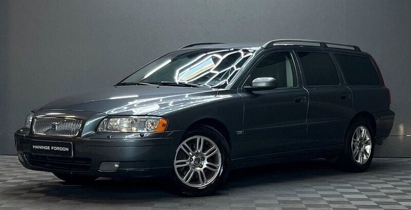 Grå Begagnad 2006 Volvo V70 Momentum Kombi | 49 900 kr (Dyr) - Bild 1/4