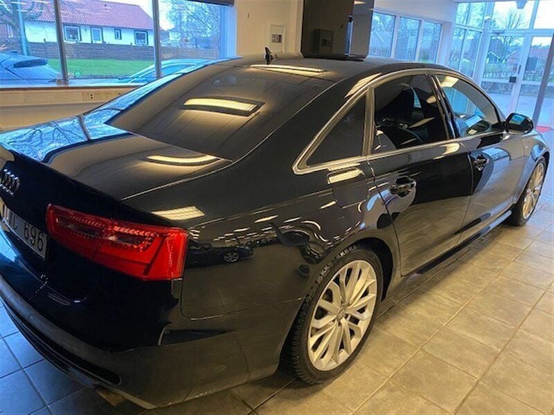 Begagnad Audi A6 S-Line 180 HK (132 kW) 2011 Svart Sedan