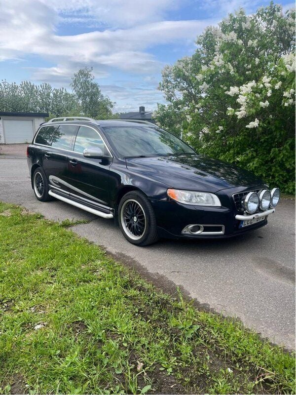 Blå Begagnad 2011 Volvo V70 Summum Kombi | 65 000 kr (Superpris) - Bild 1/1
