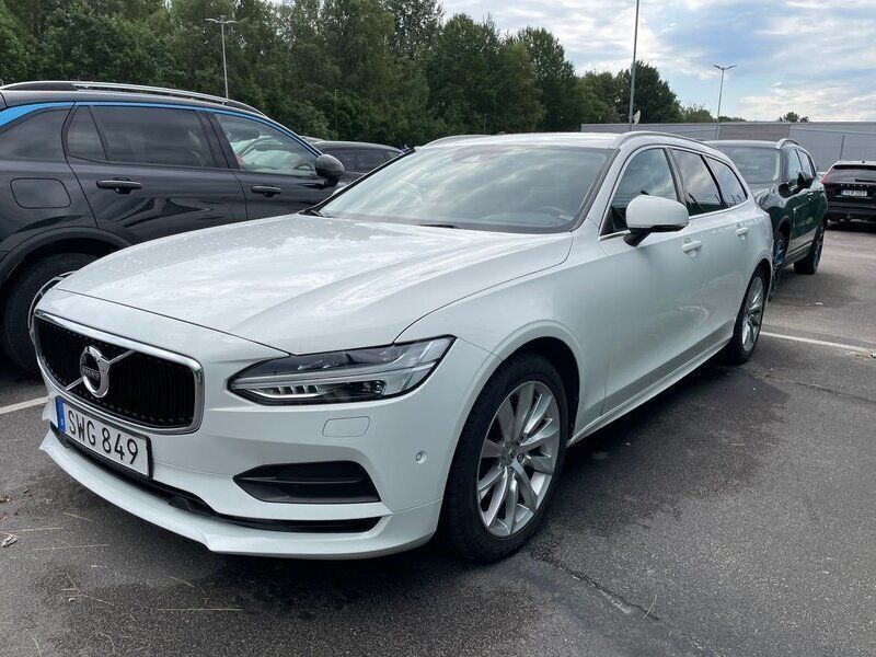 Vit Begagnad 2019 Volvo V90 Momentum Kombi | 229 900 kr (Marknadspris) - Bild 1/1