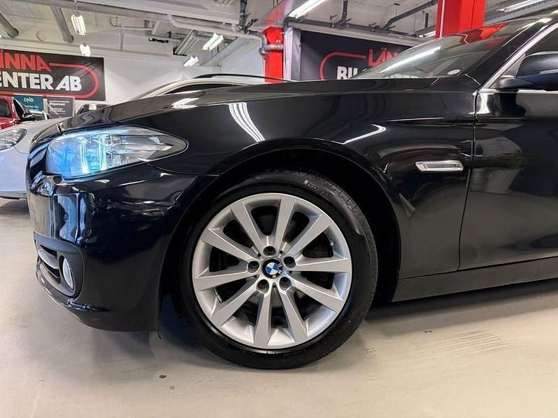 Begagnad BMW 520 190 HK (139 kW) 2016 Svart Kombi