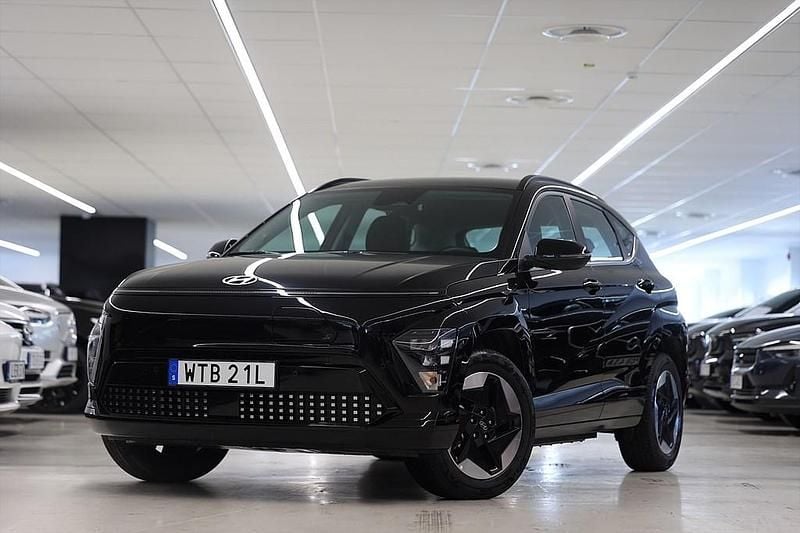 Begagnad Hyundai Kona Essential 160 kW (218 HK) 2024 Svart SUV