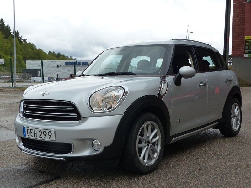 Silver (silvermetallic) Begagnad 2016 Mini Cooper Countryman SUV | 139 800 kr (Marknadspris) - Bild 1/4