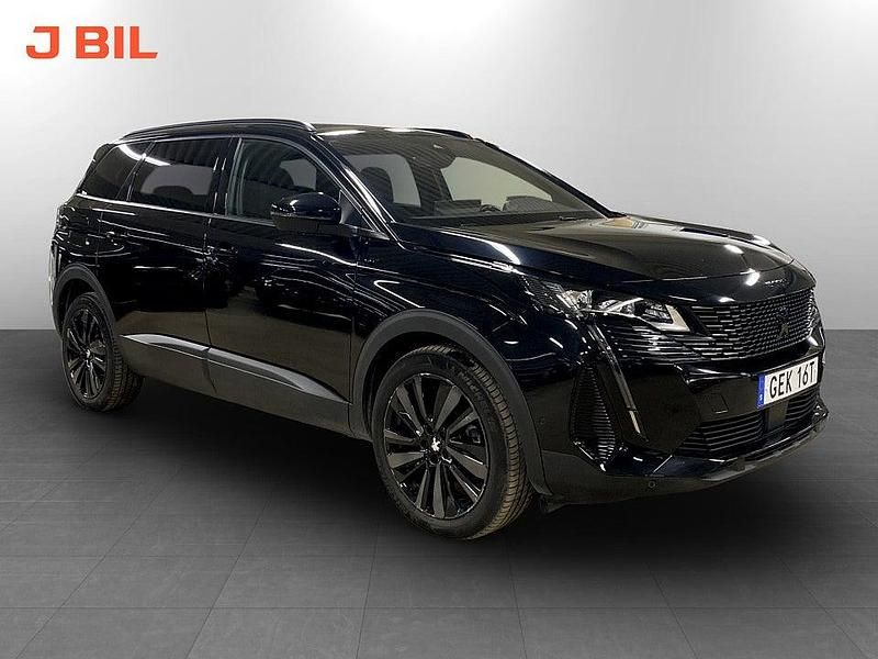 Svart Begagnad 2023 Peugeot 5008 GT SUV | 329 900 kr (Marknadspris) - Bild 1/3