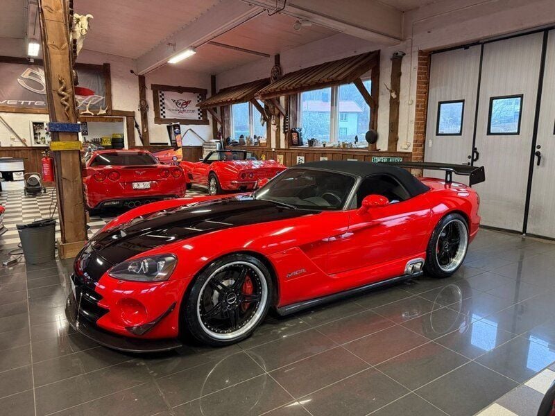 Röd Begagnad 2004 Dodge Viper Cab | 659 000 kr - Bild 1/4