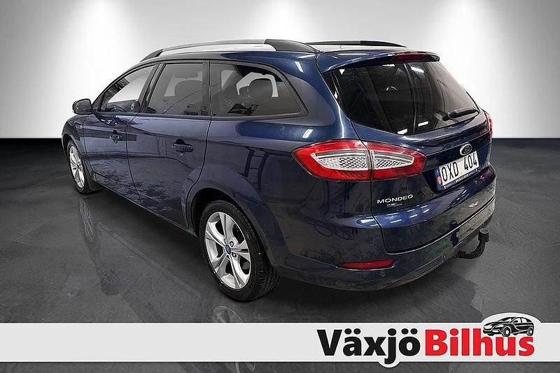 Begagnad Ford Mondeo Trend 160 HK (117 kW) 2011 Blå Kombi