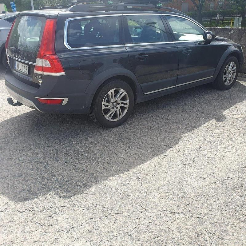 Svart Begagnad 2016 Volvo XC70 Momentum SUV | 199 000 kr (Marknadspris) - Bild 1/4