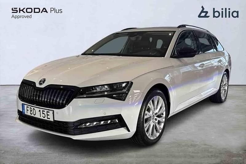 Vit Begagnad 2023 Skoda Superb Kombi | 344 900 kr (Bra pris) - Bild 1/1