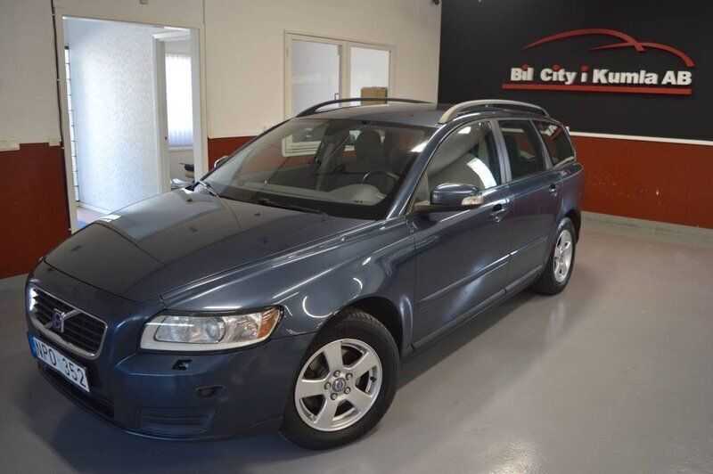Blå Begagnad 2009 Volvo V50 Kombi | 64 900 kr - Bild 1/4