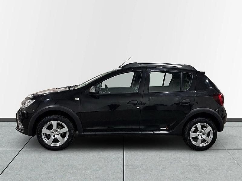 Begagnad Dacia Sandero Stepway 90 HK (66 kW) 2017 Svart Kombi