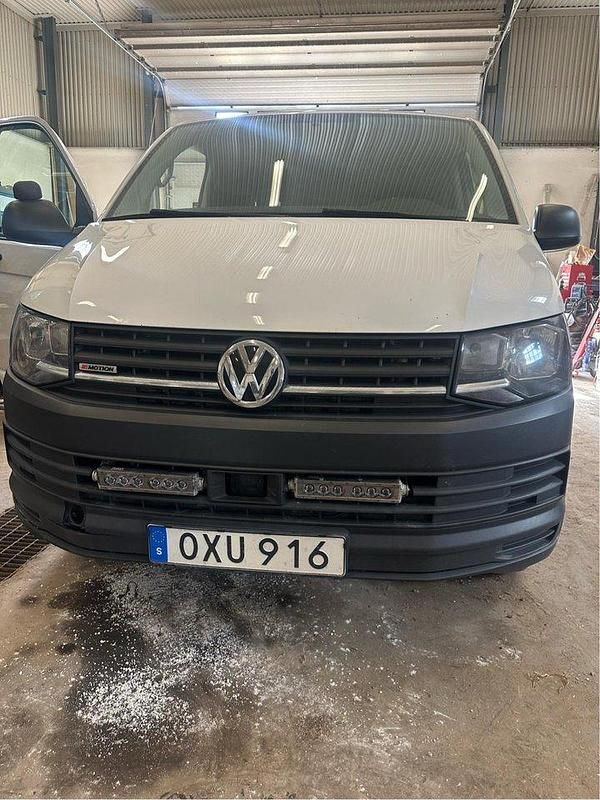 Vit Begagnad 2017 VW T6 Van | 137 500 kr (Superpris) - Bild 1/4
