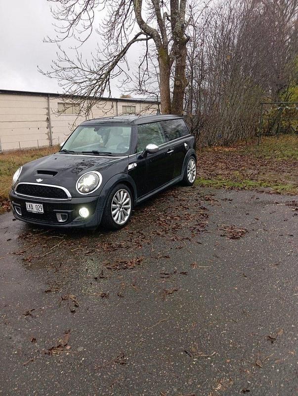 Svart Begagnad 2012 Mini Cooper SD Clubman Kombi | 70 000 kr - Bild 1/4