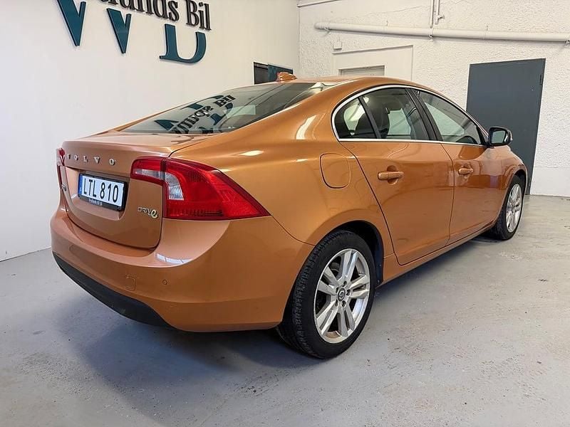 Begagnad Volvo S60 Summum 116 HK (85 kW) 2011 Brun Sedan
