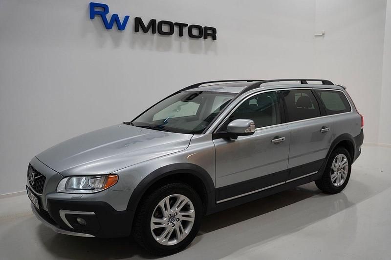 Silver Begagnad 2014 Volvo XC70 Summum SUV | 188 900 kr (Marknadspris) - Bild 1/4