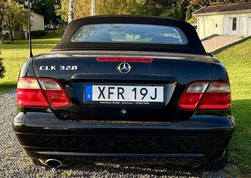 Svart Begagnad 2002 Mercedes CLK320 Avantgarde Cab | 75 000 kr (Bra pris) - Bild 1/4