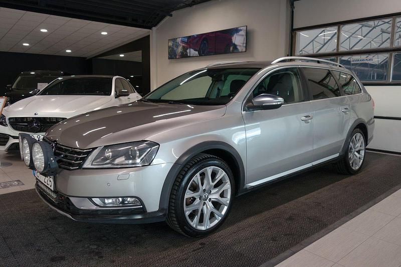 Silver Begagnad 2013 VW Passat Alltrack Kombi | 99 000 kr (Marknadspris) - Bild 1/4