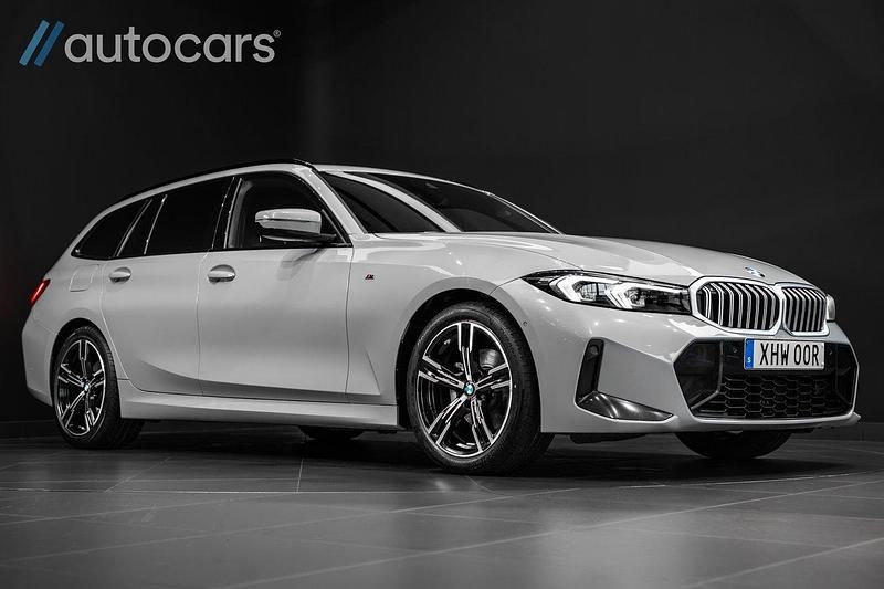 Grå Begagnad 2022 BMW 320 M Sport Kombi | 437 500 kr - Bild 1/4