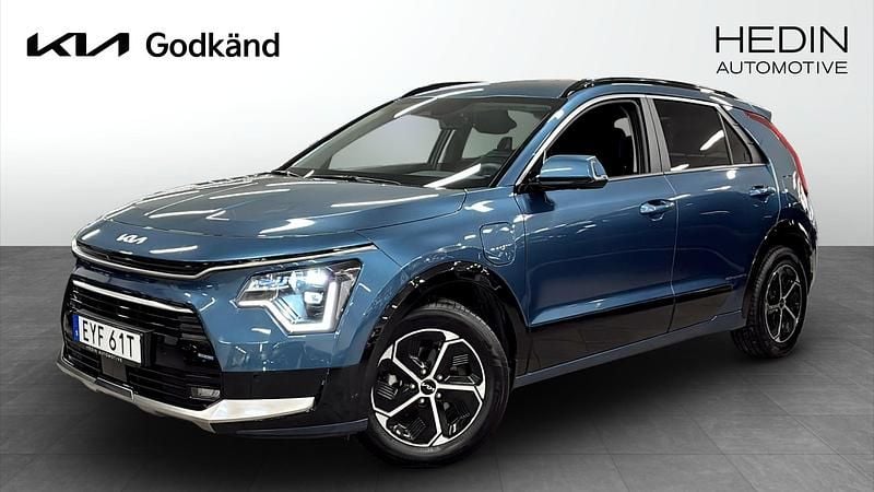 Blå Begagnad 2025 Kia Niro Advance SUV | 374 900 kr (Marknadspris) - Bild 1/4