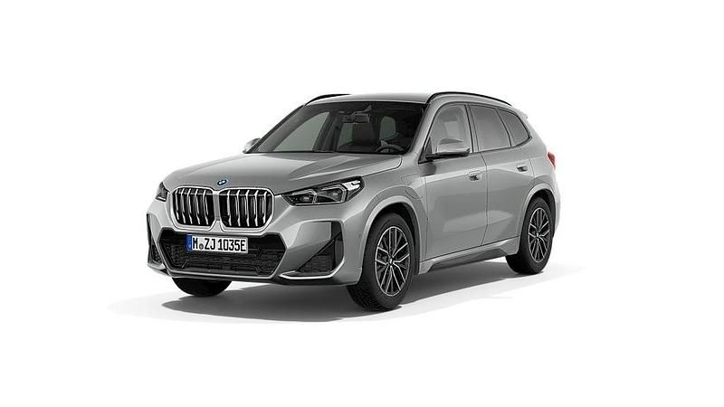 Grå Ny 2025 BMW X1 M Sport SUV | 643 800 kr (Lite dyr) - Bild 1/4