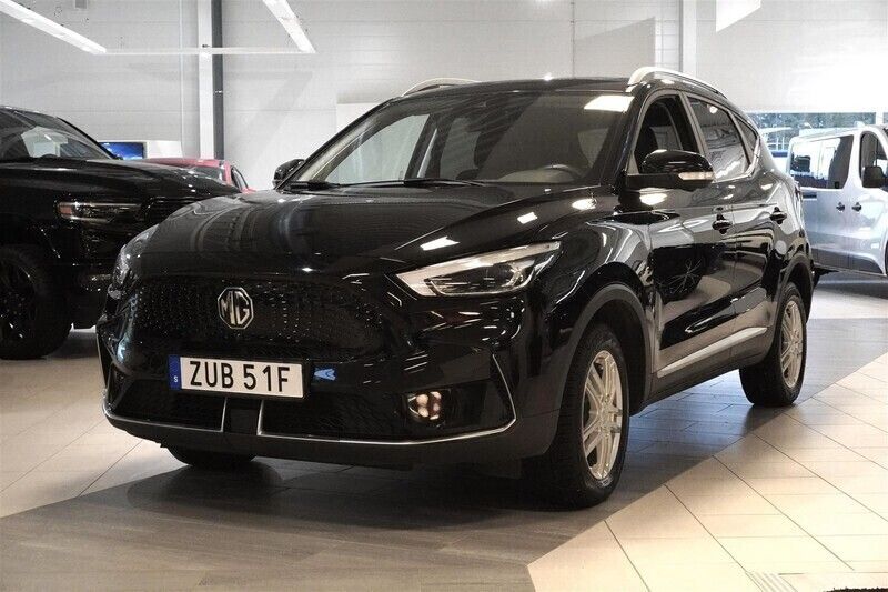 Svart Begagnad 2021 MG ZS Luxury Sedan | 239 800 kr (Superpris) - Bild 1/4