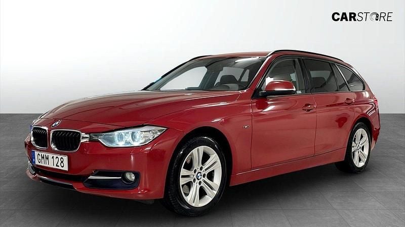 Röd Begagnad 2015 BMW 320 Sport Line Kombi | 124 900 kr (Bra pris) - Bild 1/4