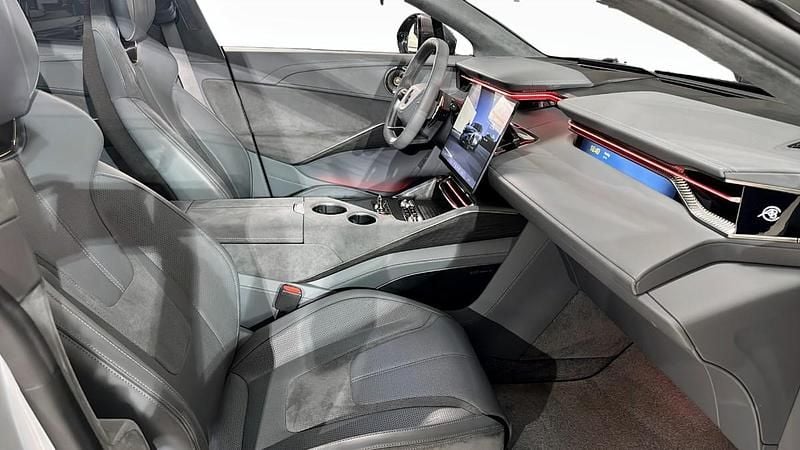 Begagnad Lotus Eletre 450 kW (612 HK) 2023 Grå (grey) SUV