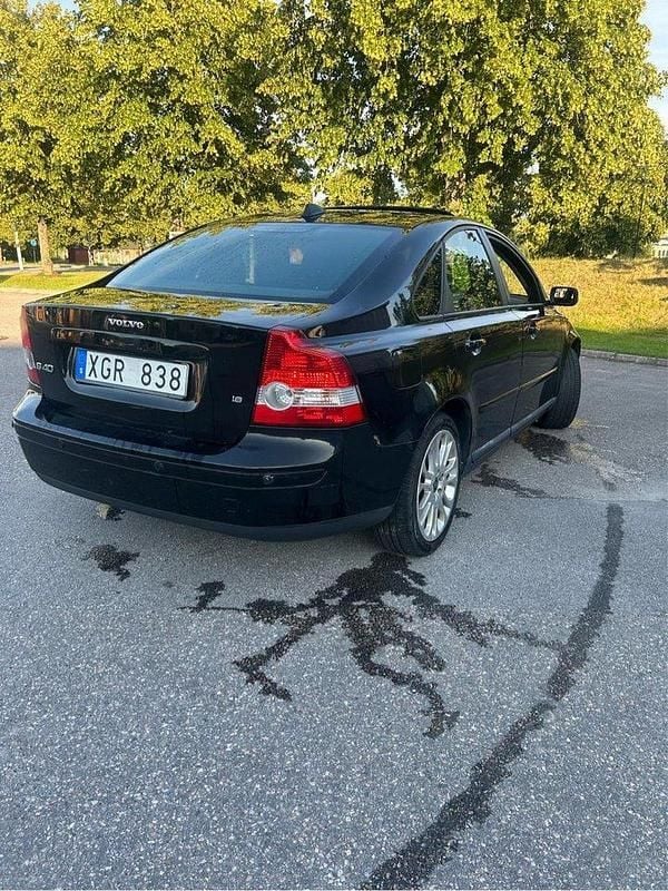 Svart Begagnad 2006 Volvo S40 Summum Sedan | 22 000 kr (Bra pris) - Bild 1/4