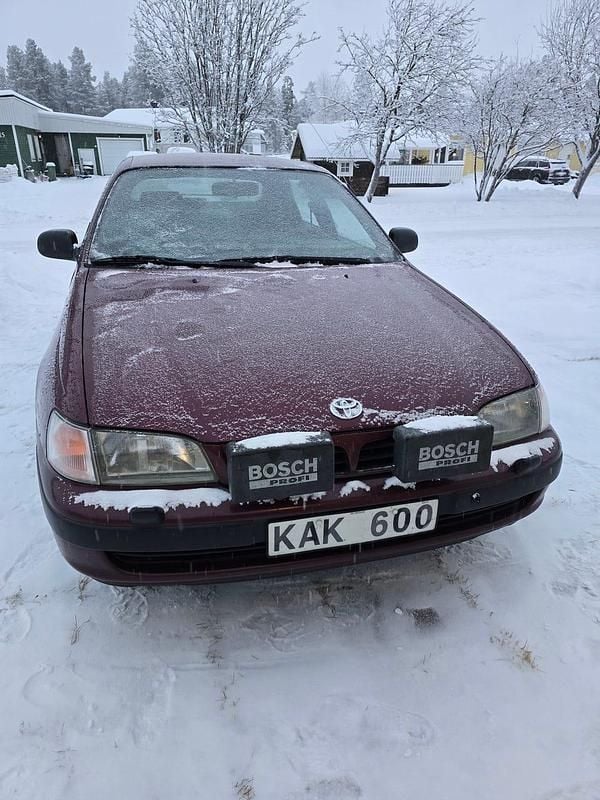 Begagnad 1996 Toyota Carina Halvkombi | 20 000 kr - Bild 1/4
