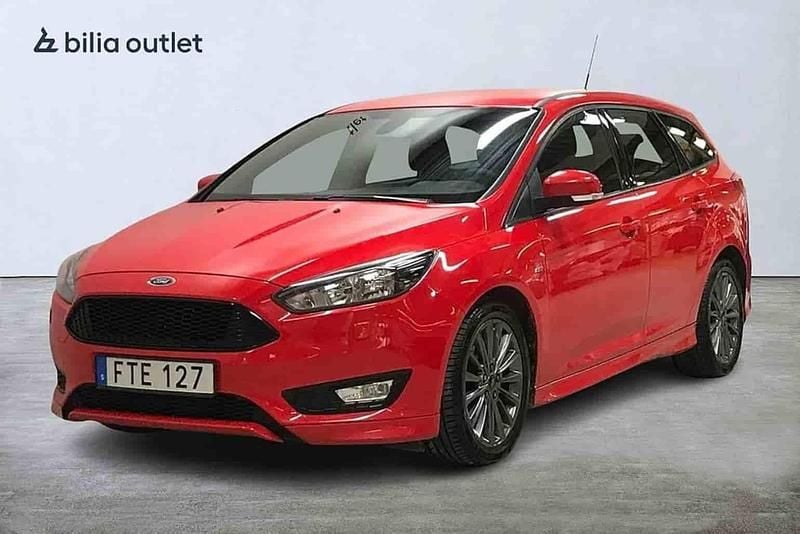 Röd Begagnad 2017 Ford Focus Kombi | 94 900 kr - Bild 1/1