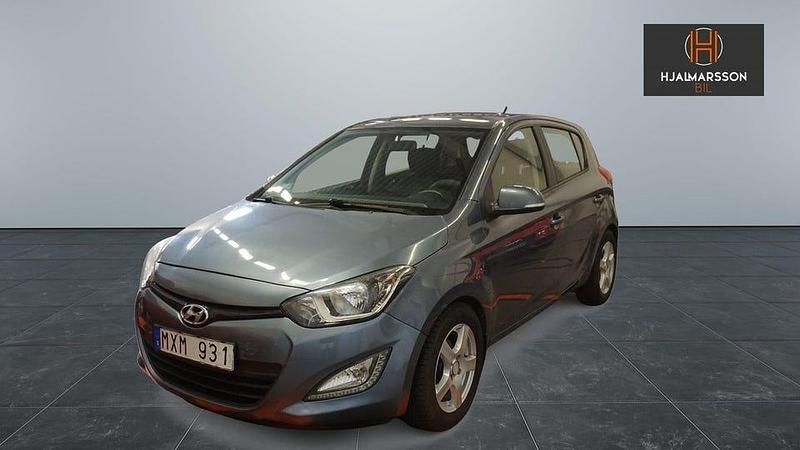 Begagnad Hyundai i20 Premium 101 HK (74 kW) 2012 Blå Halvkombi