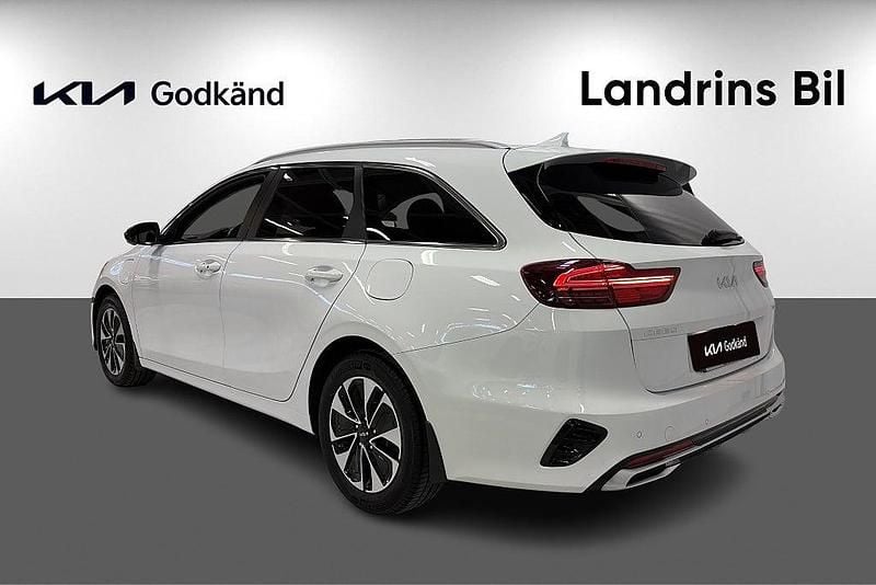 Begagnad Kia Ceed Sportswagon Advance 141 HK (103 kW) 2022 Vit pearl metallic Kombi