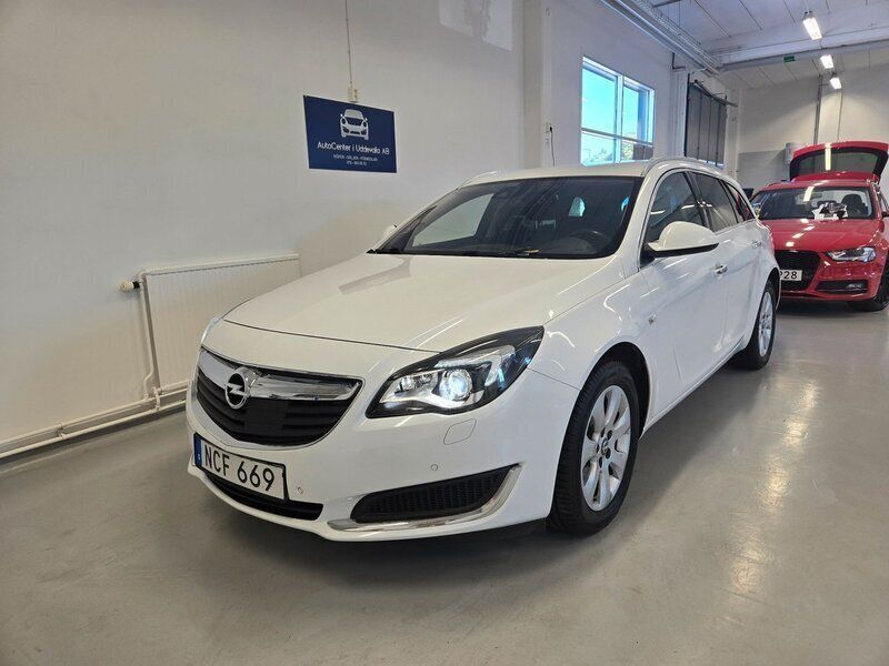 Vit Begagnad 2016 Opel Insignia Business Kombi | 139 900 kr (Dyr) - Bild 1/3