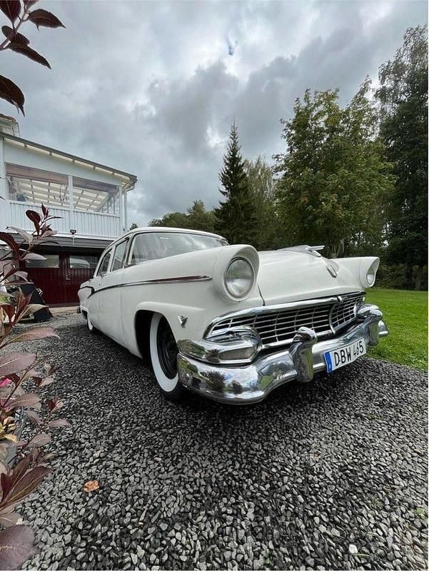 Begagnad 1956 Ford V8 Sedan | 150 000 kr - Bild 1/4
