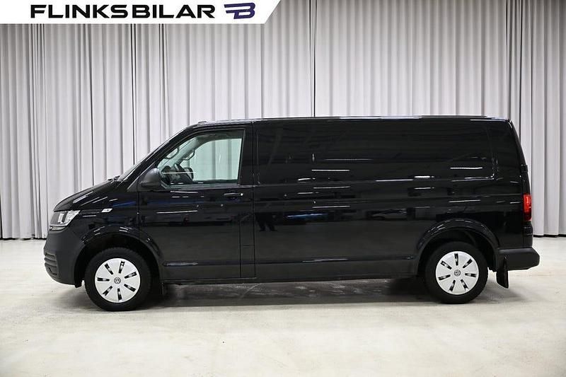 Deep black pärleffekt Begagnad 2023 VW T6.1 Van | 398 750 kr (Bra pris) - Bild 1/4