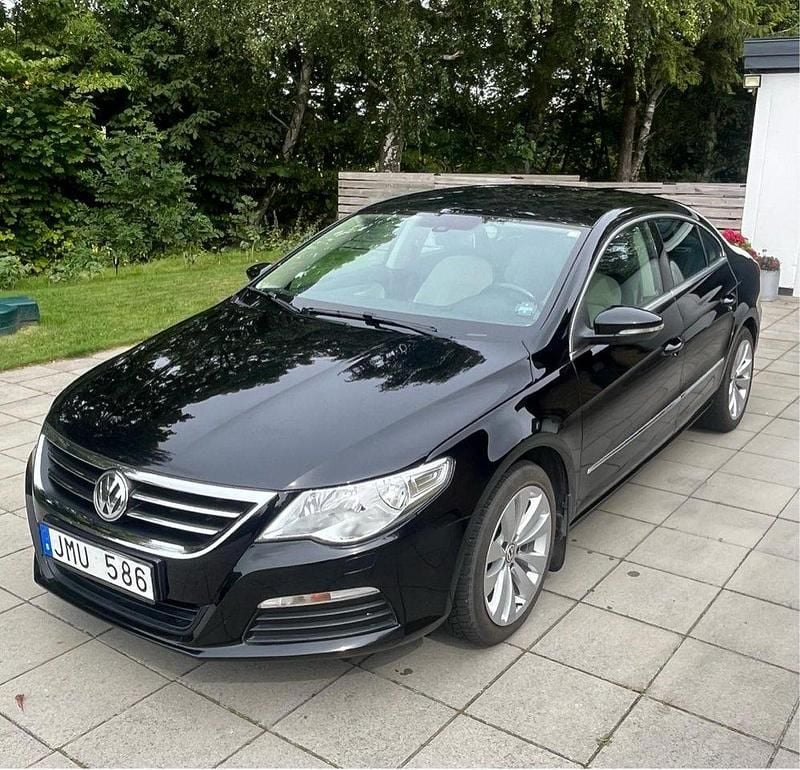 Svart Begagnad 2009 VW CC Sedan | 59 000 kr (Marknadspris) - Bild 1/4
