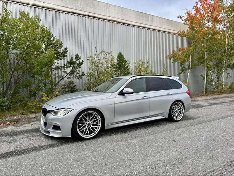 Silver Begagnad 2013 BMW 320 Kombi | 149 000 kr (Dyr) - Bild 1/4