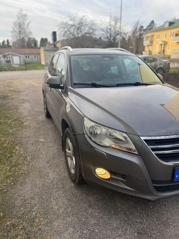Begagnad 2010 VW Tiguan SUV | 35 000 kr (Superpris) - Bild 1/4