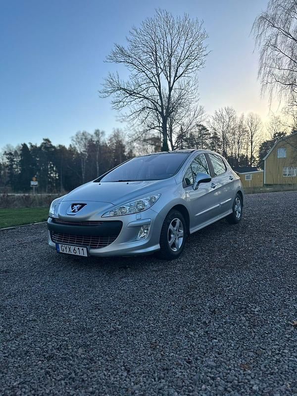 Begagnad 2010 Peugeot 308 Halvkombi | 45 000 kr (Marknadspris) - Bild 1/4