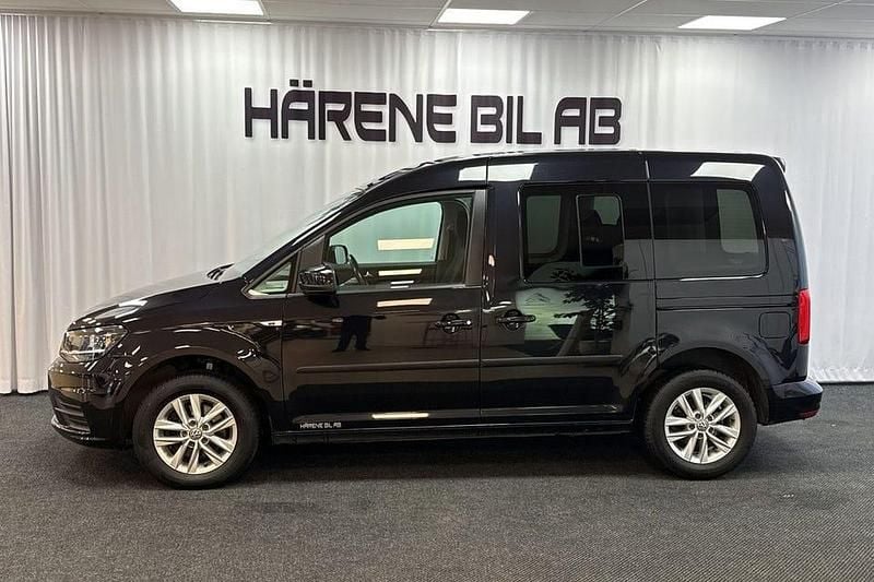 Begagnad VW Caddy Life 102 HK (75 kW) 2020 Svart Minibuss