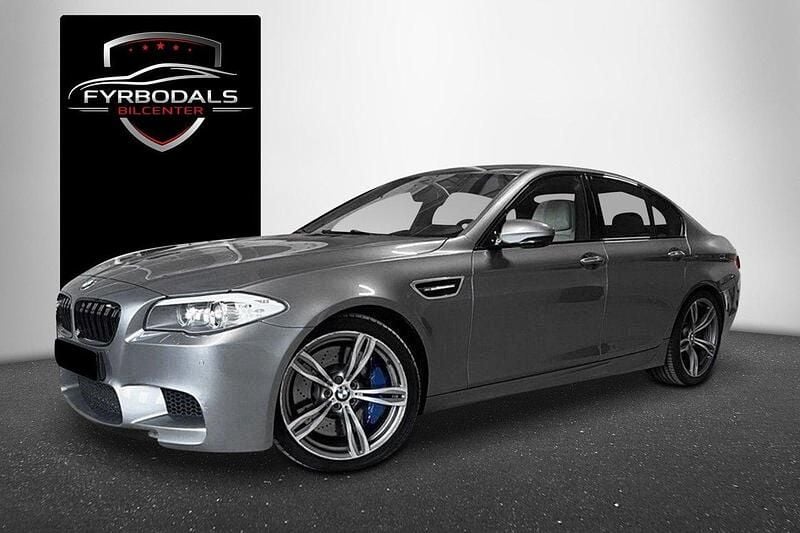 Grå Begagnad 2012 BMW M5 Sedan | 445 000 kr (Dyr) - Bild 1/4