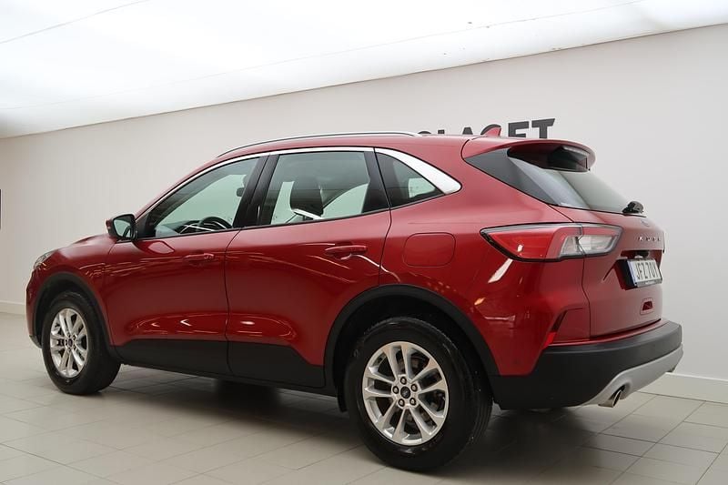 Begagnad Ford Kuga Titanium 151 HK (111 kW) 2022 Röd SUV