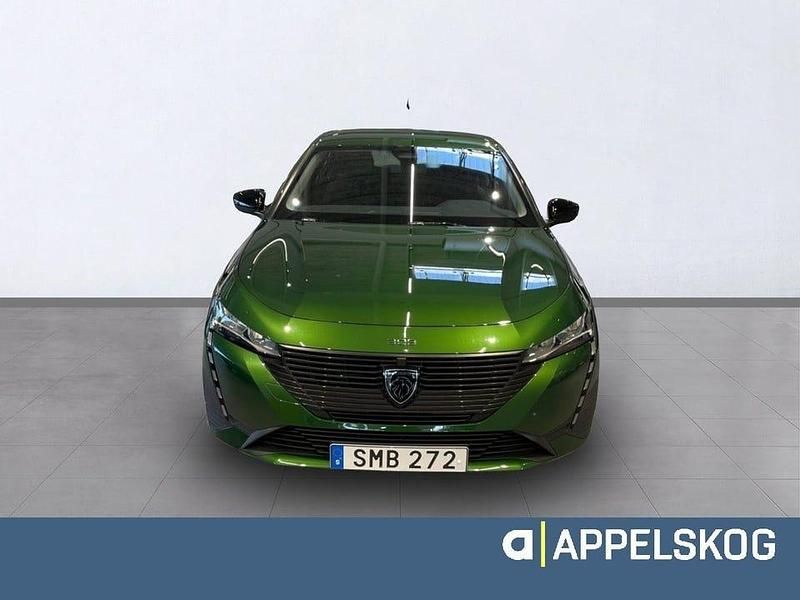 Begagnad Peugeot 308 Active 111 HK (81 kW) 2022 Grön (grön olivine) Halvkombi