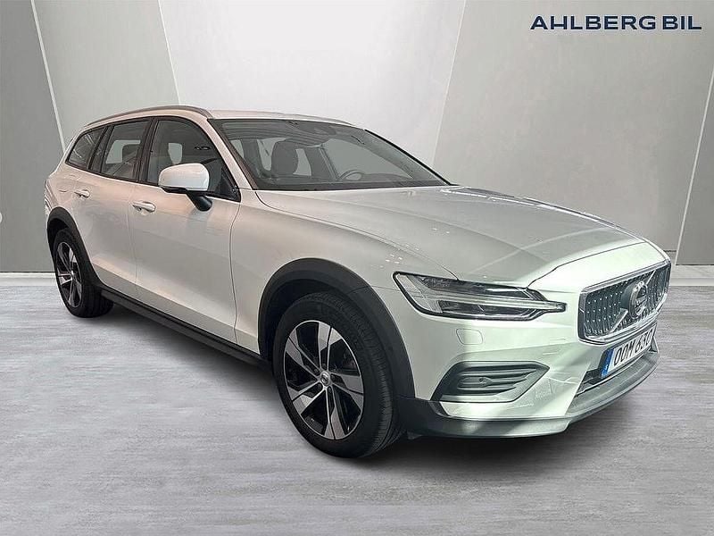 Begagnad 2022 Volvo V60 CC Kombi | 349 500 kr (Bra pris) - Bild 1/4